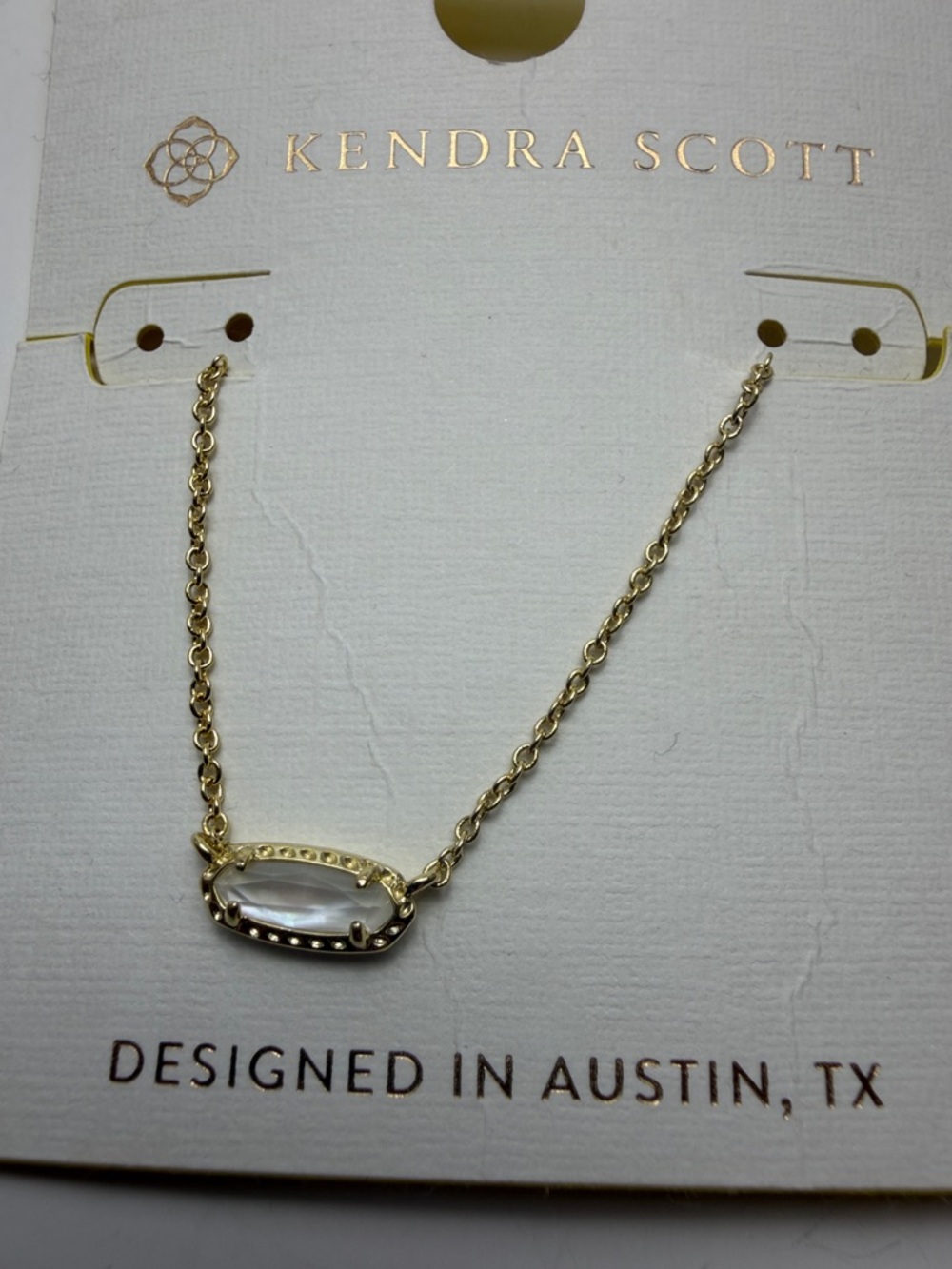Kendra Scott Gold Oval Shell Pendant Necklace - White Shell - Picture 2 of 3